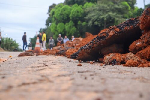 Programa Prefeitura nas Ruas amplia serviços de infraestrutura no Irineu Serra
