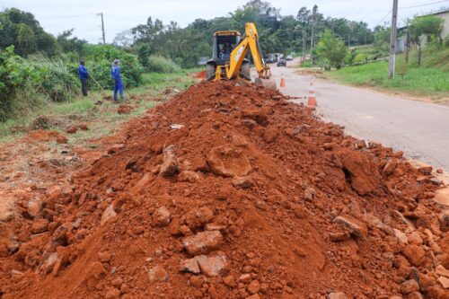 Programa Prefeitura nas Ruas amplia serviços de infraestrutura no Irineu Serra