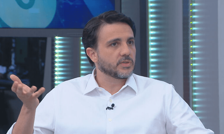 Renan Santos rejeita Fundo Eleitoral e quer bancar campanha com vaquinha
