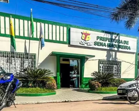 TJAC mantém suspensão de reajuste de gestores de Sena Madureira