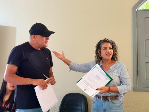 Sérgio Mesquita empossa Professora Shanda e reforça gestão Sérgio Mesquita empossa Professora Shanda e reforça gestão