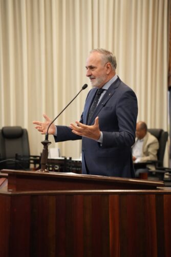 Luís Tchê defende produção rural como prioridade na LDO Luís Tchê defende produção rural como prioridade na LDO