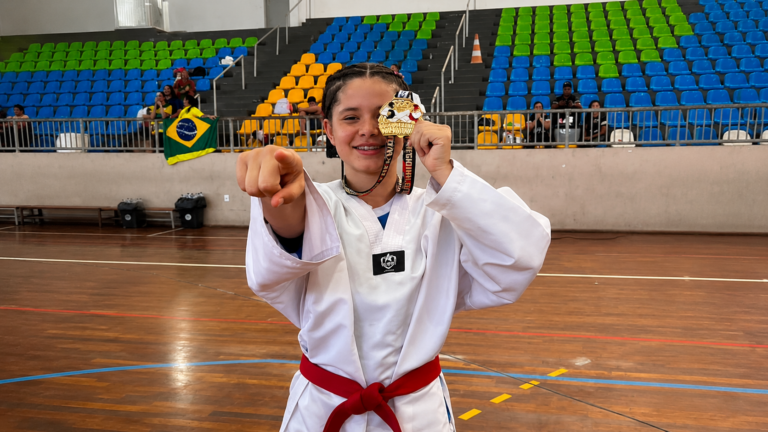 Tamilly Sá conquista ouro e garante vaga no Grand Slam de Taekwondo