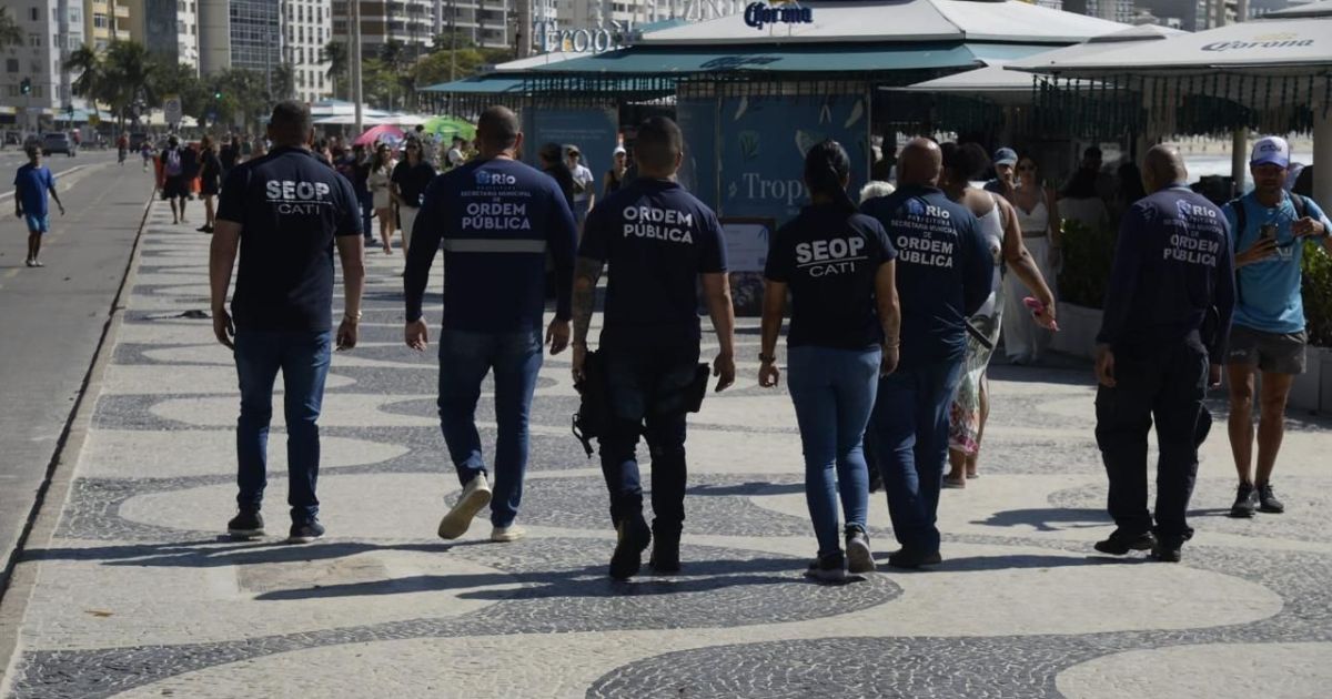 Prefeitura do Rio anuncia operação contra comércio ilegal na orla Prefeitura do Rio anuncia operação contra comércio ilegal na orla