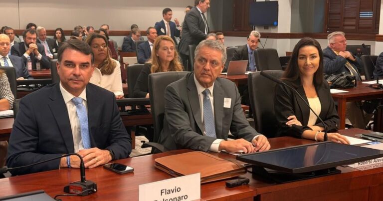 “Pior momento possível para agir”, diz Flávio sobre tarifas dos EUA