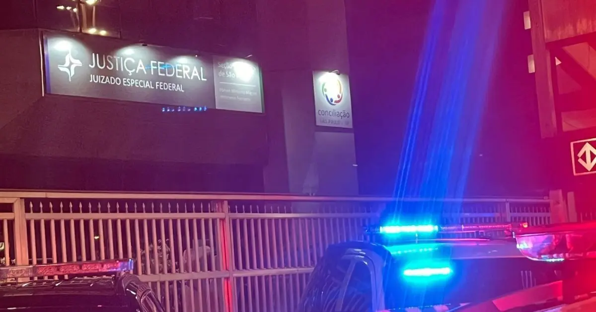 Prédio da Justiça em SP recebe caixa com fogos e carta desconexa Prédio da Justiça em SP recebe caixa com fogos e carta desconexa