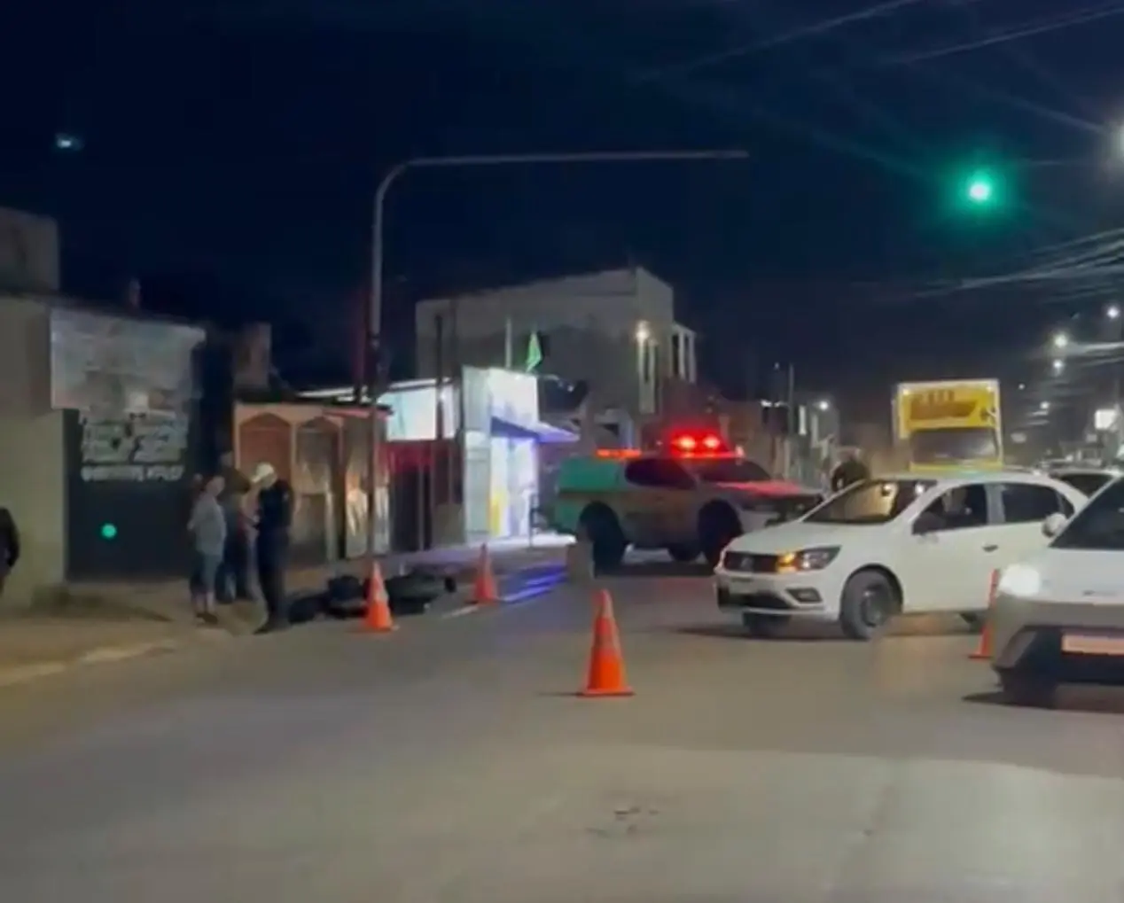 Acidente interdita trecho da Avenida Sobral na noite desta terça