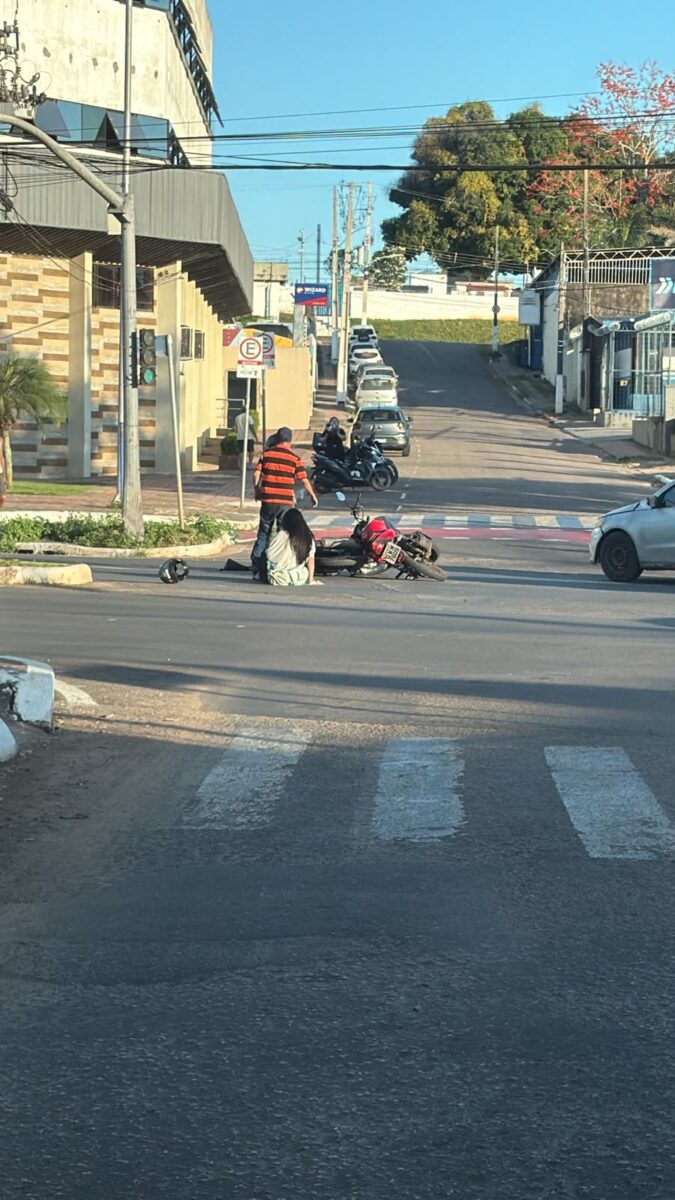 Colisão entre duas motos é registrada na Avenida Ceará, em Rio Branco