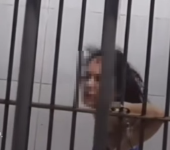 Vídeo mostra surto de estudante de Medicina presa por atropelar e matar idoso