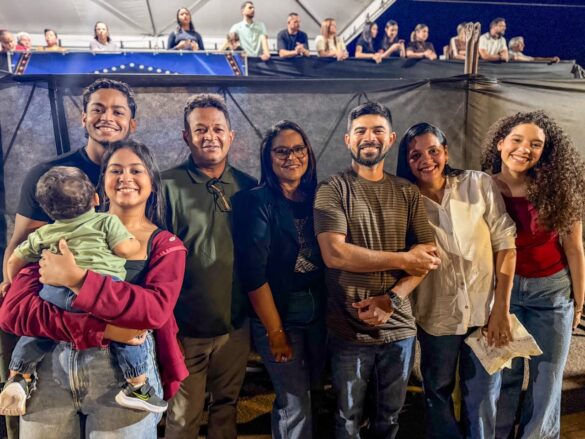 adora (17) Vips da Front: Carnavale agita Brasiléia neste final semana com grandes shows