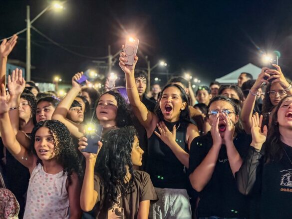 adora (23) Vips da Front: Carnavale agita Brasiléia neste final semana com grandes shows