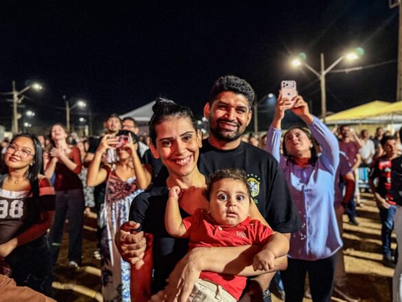 adora (25) Vips da Front: Carnavale agita Brasiléia neste final semana com grandes shows