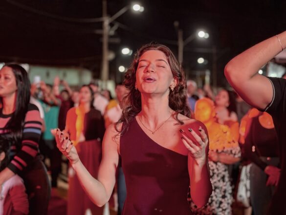 adora (26) Vips da Front: Carnavale agita Brasiléia neste final semana com grandes shows
