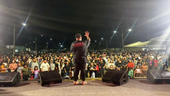 adora (31) Vips da Front: Carnavale agita Brasiléia neste final semana com grandes shows