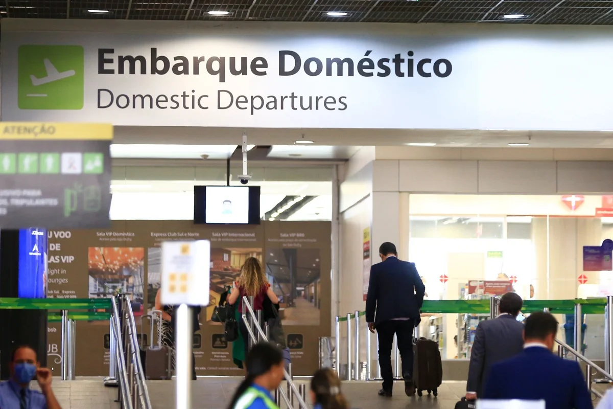Tarifas aeroportuárias sobem: veja os novos valores para voos nacionais e internacionais