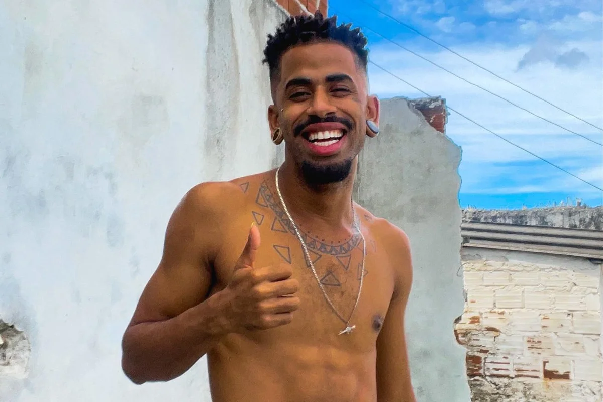 Cantor Afroito cancela vaquinha de R$ 1 milhão após repercussão