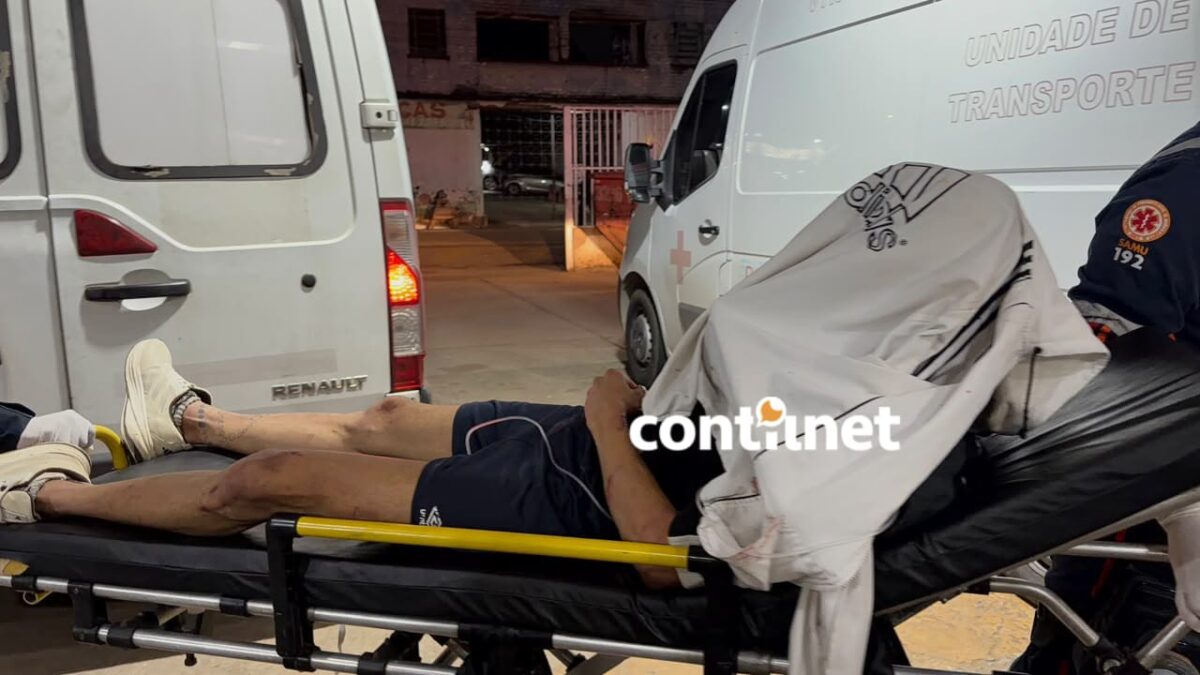 Vítima de agressão com ripas busca abrigo em estacionamento de supermercado em Rio Branco