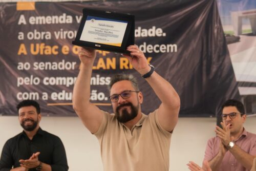 Alan Rick vistoria obras do novo Colégio de Aplicação da Ufac