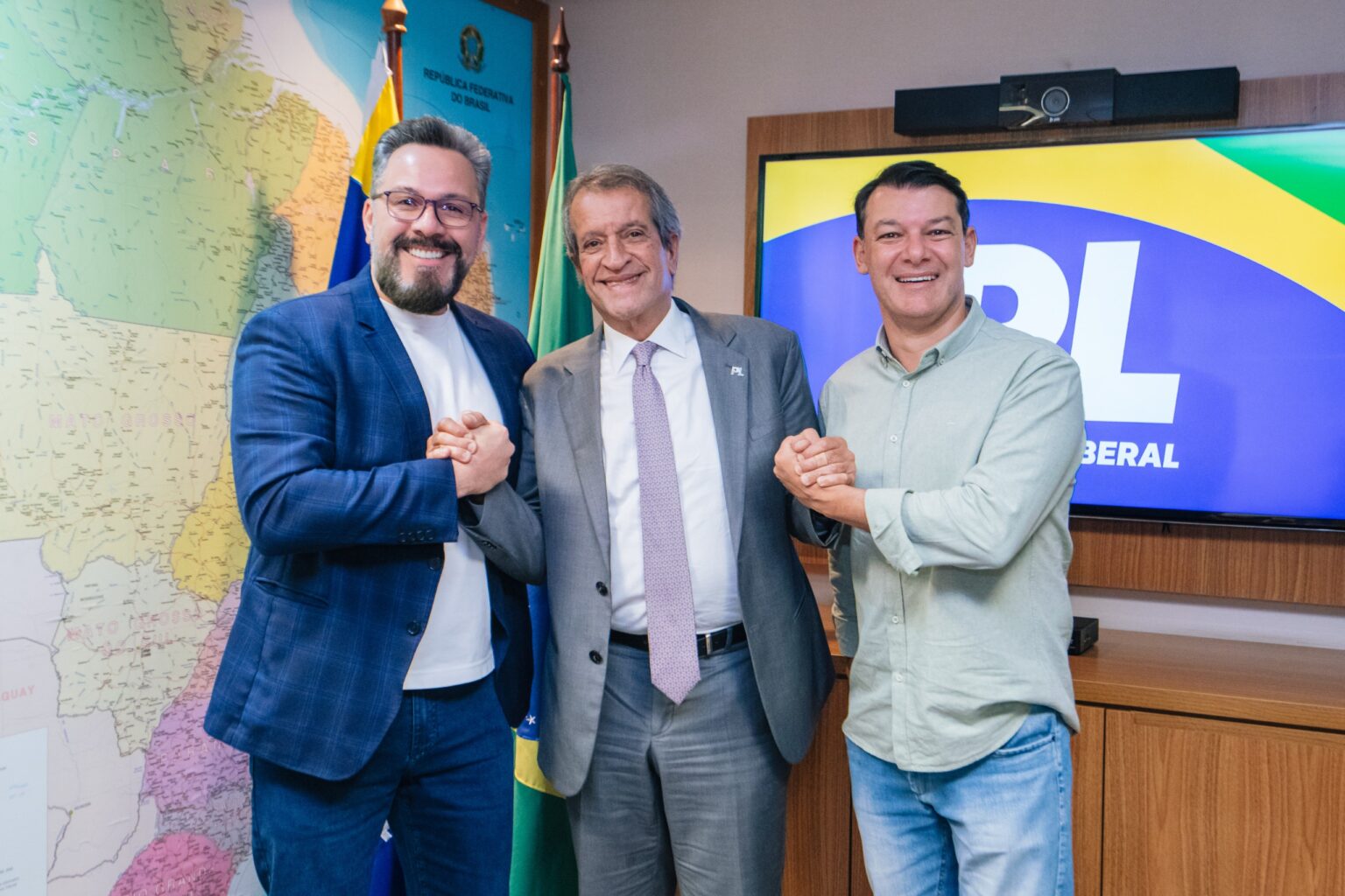Alan se reúne com cúpula do PL e amplia chances de tirar o partido da base de Mailza