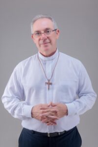 Bispo nomeado pelo Papa viaja mais de 700 km para assumir cargo em Rio Branco