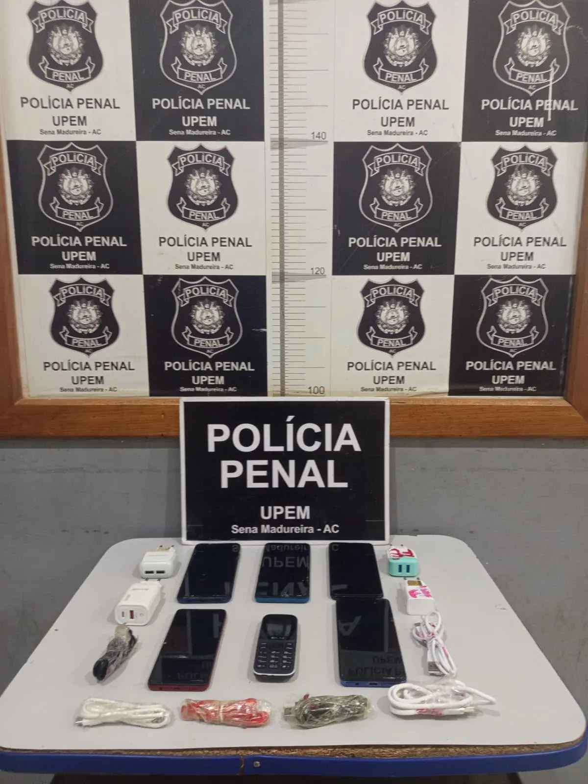 Agentes impedem entrada de celulares arremessados em presídio no Acre