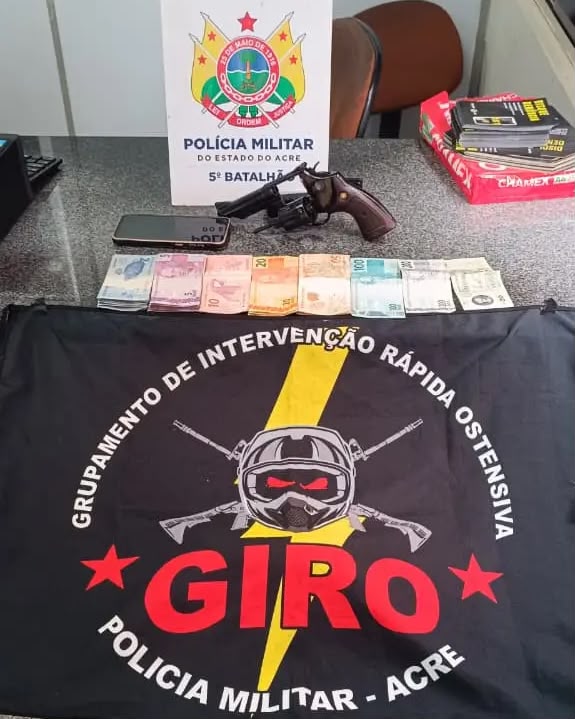 Motorista sem CNH é preso com revólver de numeração raspada no Acre