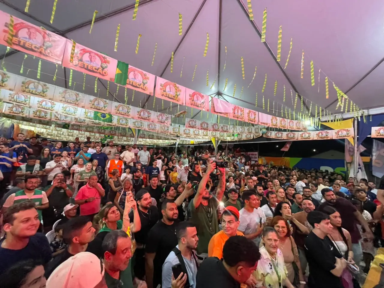 Petecão lota a Tenda Amarela em lançamento de pré-candidatura