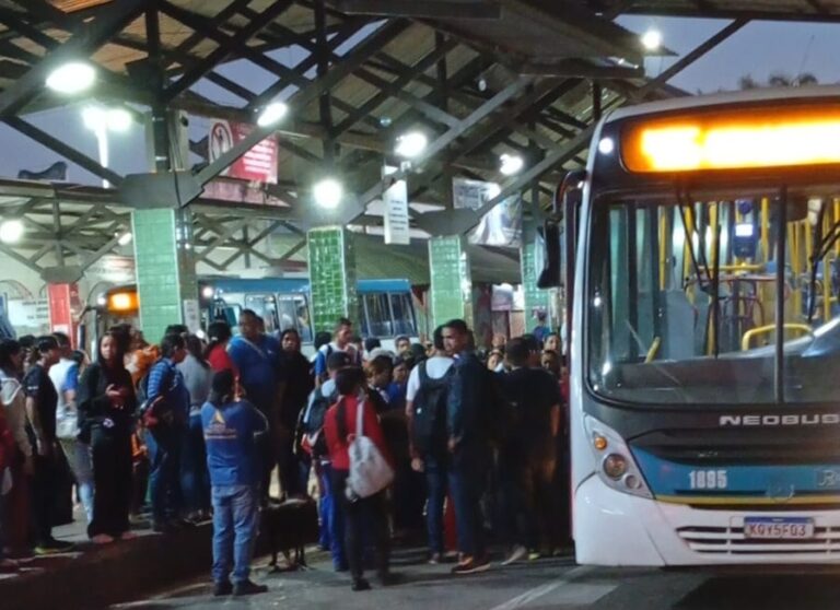 Ônibus atinge estudante no Terminal Urbano de Rio Branco