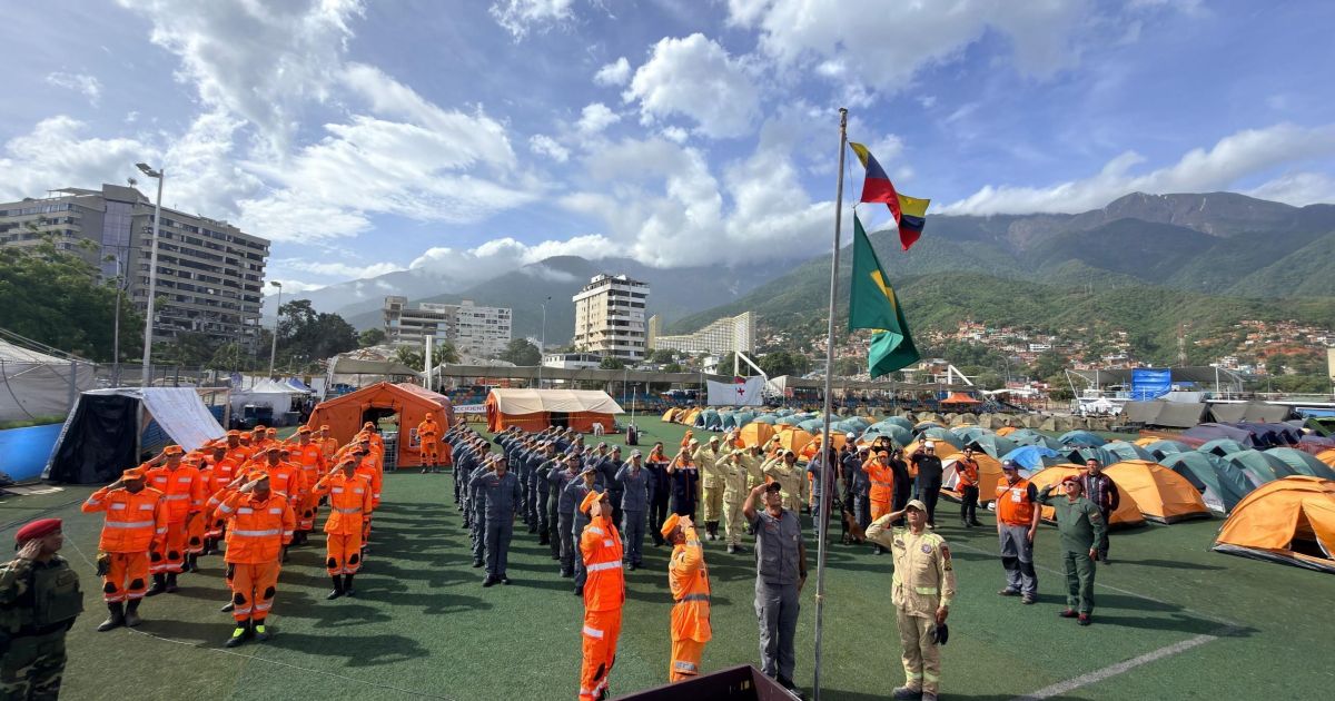 Socorristas enviados à Venezuela para ajuda humanitária retornam ao Brasil Socorristas enviados à Venezuela para ajuda humanitária retornam ao Brasil