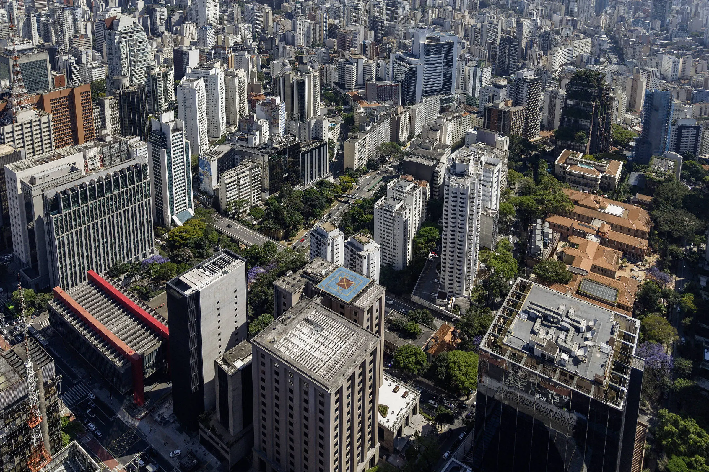 Brasil mantém maior economia da América Latina, com PIB de US$ 2,6 tri