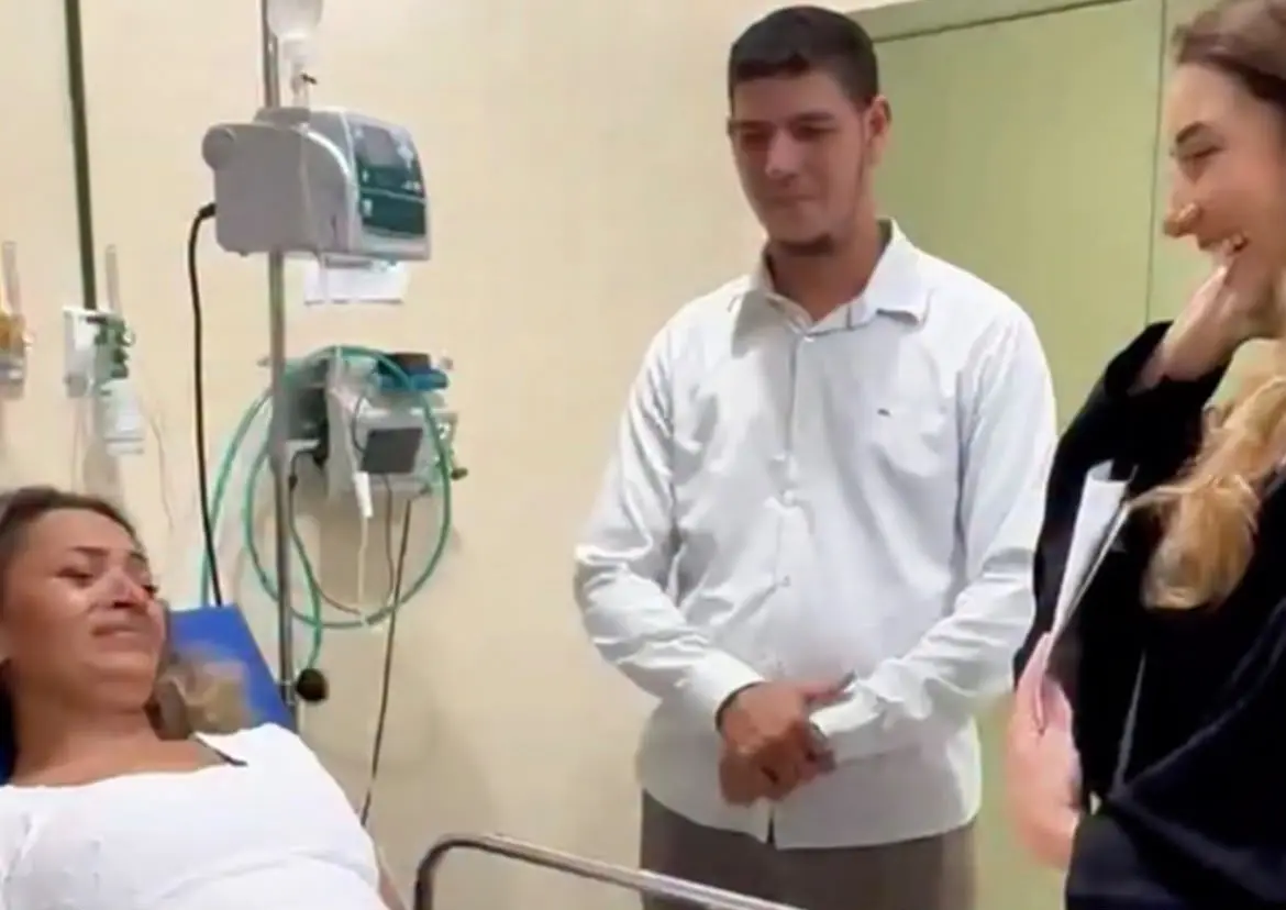 Casal celebra casamento em hospital após noiva passar mal no Acre