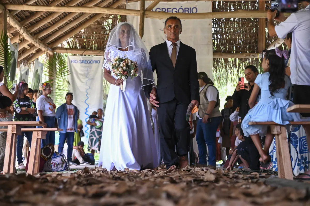 Aos 69 anos, ribeirinha realiza sonho de casar após quase 50 anos de união Aos 69 anos, ribeirinha realiza sonho de casar após quase 50 anos de união