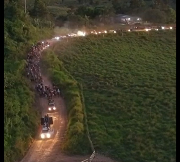 Cavalgada em ramal de Sena Madureira reúne multidão e entra para a história