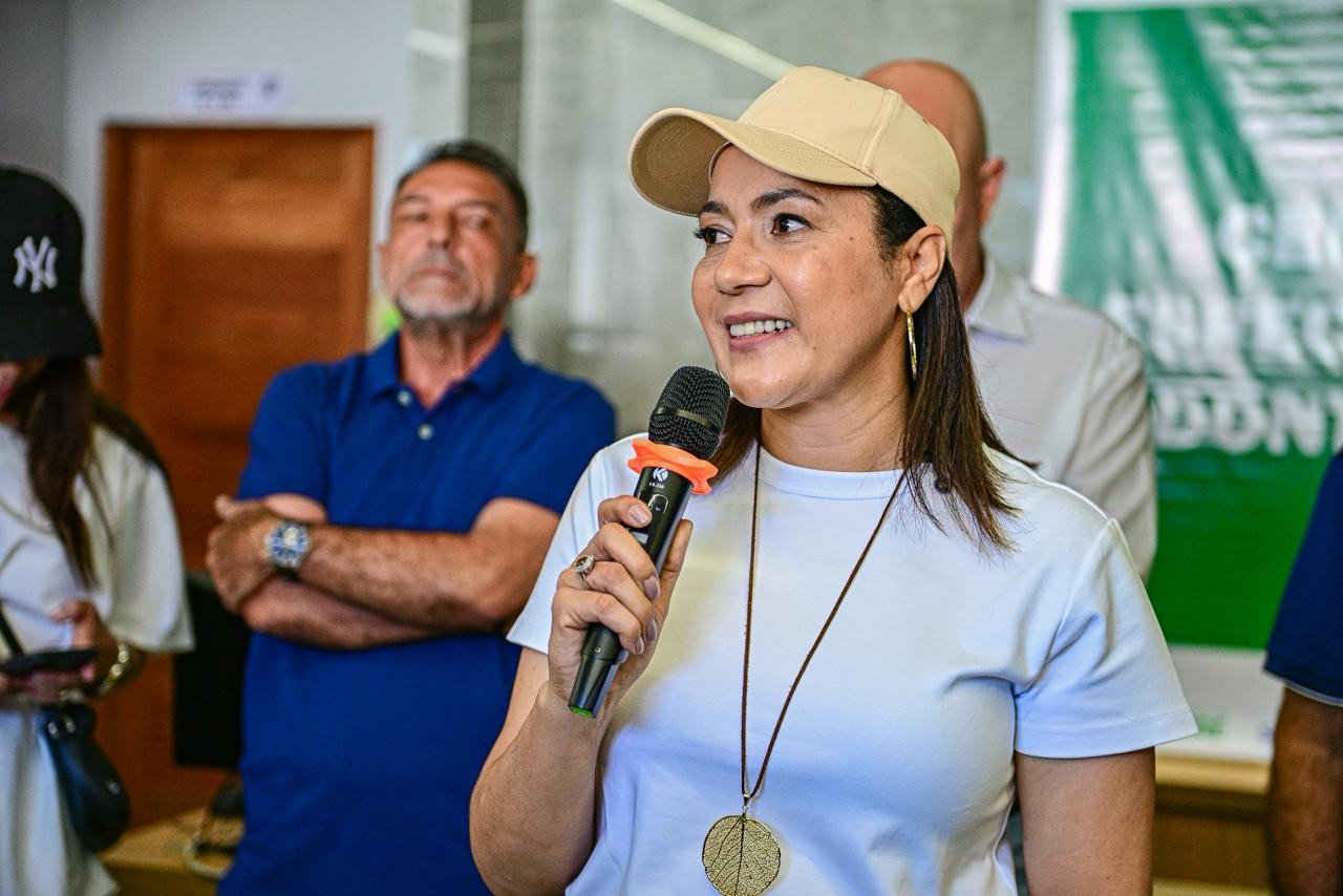 Mailza entrega 1º Centro de Especialidades Odontológicas do Juruá
