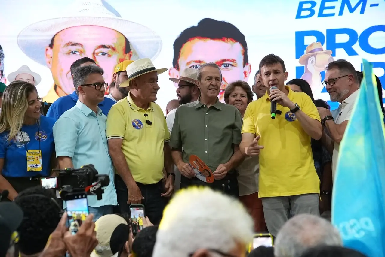 O pré-candidato ao Senado, Eduardo Velloso (Solidariedade), se emocionou ao falar da família