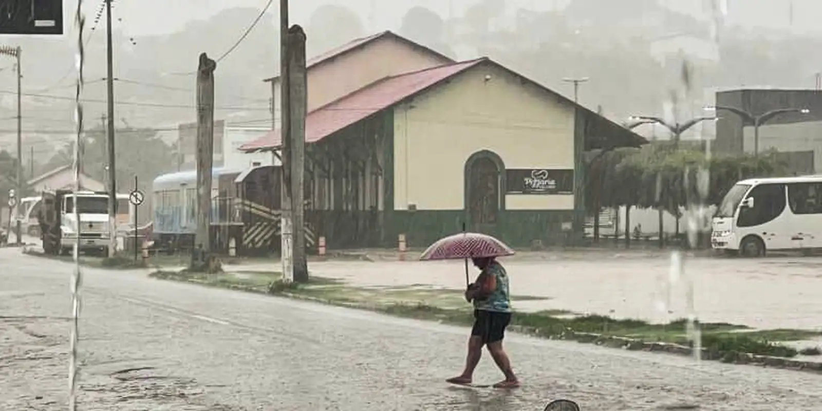 Inmet alerta para chuva intensa em cidades do Nordeste e do Norte Inmet alerta para chuva intensa em cidades do Nordeste e do Norte