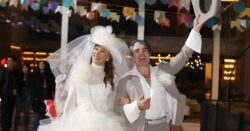 Claudia Raia resgata fotos de festa junina em sua mansão: “A gente ama”