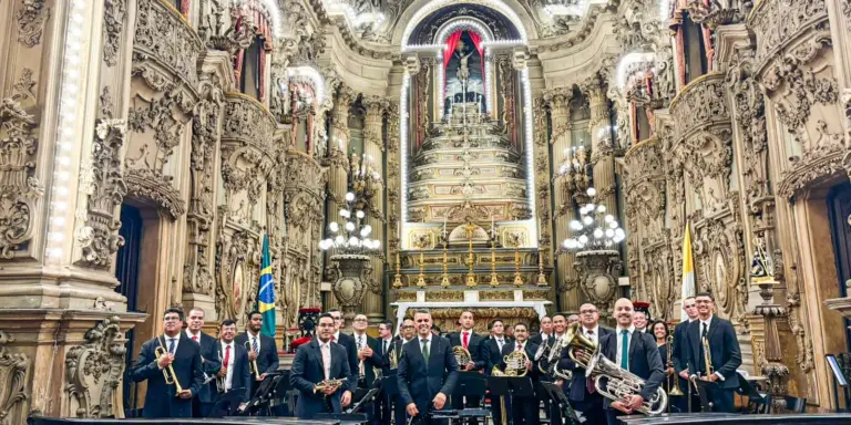 Concerto de banda em igreja no Rio chama atenção para encontro mundial