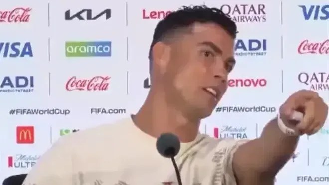 Cristiano Ronaldo alfineta jornalista brasileiro: “Não gosta de mim” Cristiano Ronaldo alfineta jornalista brasileiro: “Não gosta de mim”