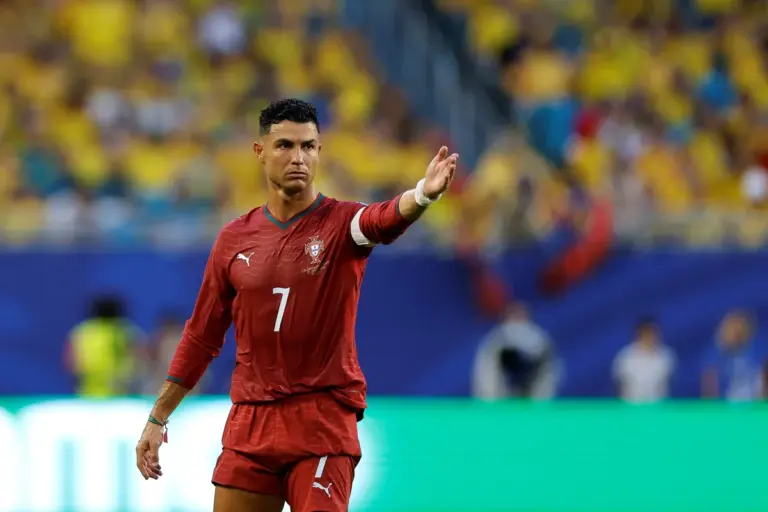 Federação Portuguesa desmente mudança no escudo da seleção de Portugal