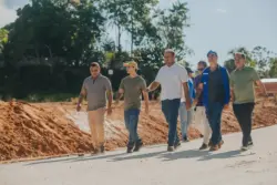 Prefeitura intensifica obras de asfaltamento em ruas de Cruzeiro do Sul