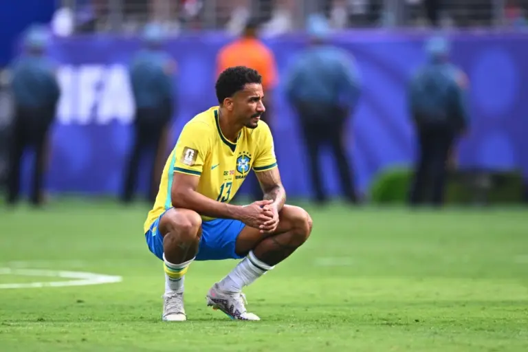 Danilo indica despedida da Seleção Brasileira após eliminação na Copa