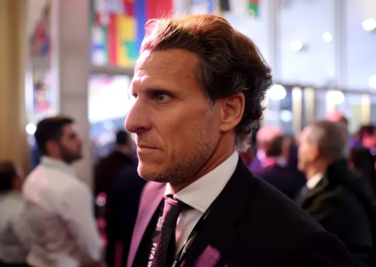 Forlán assume o comando da seleção do Uruguai após saída de Bielsa