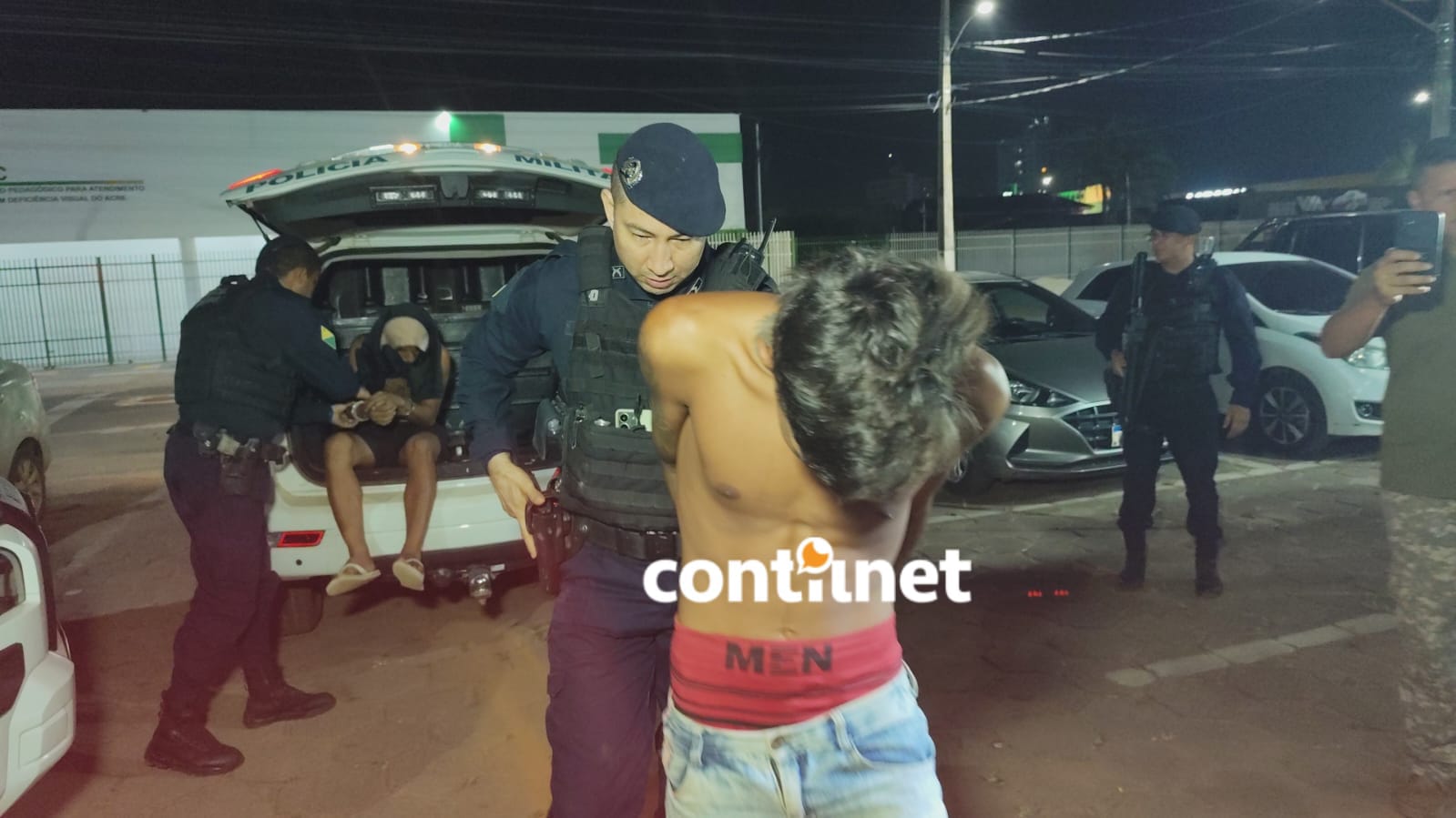 Polícia prende dupla acusada de participação em homicídio em Rio Branco Polícia prende dupla acusada de participação em homicídio em Rio Branco