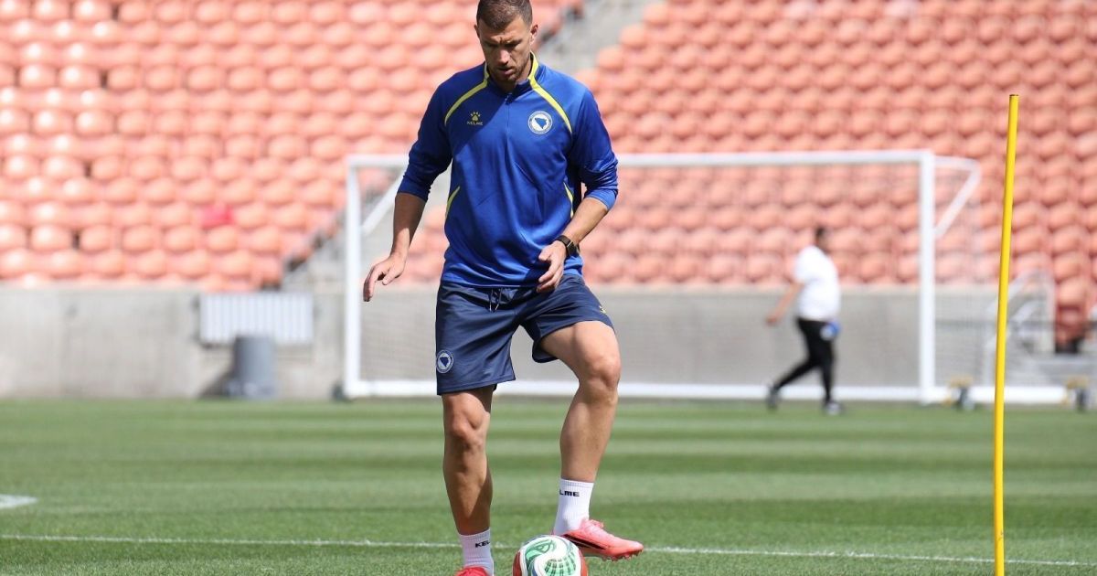 Bósnia: Dzeko quer seguir fazendo história em última oportunidade em Copas Bósnia: Dzeko quer seguir fazendo história em última oportunidade em Copas