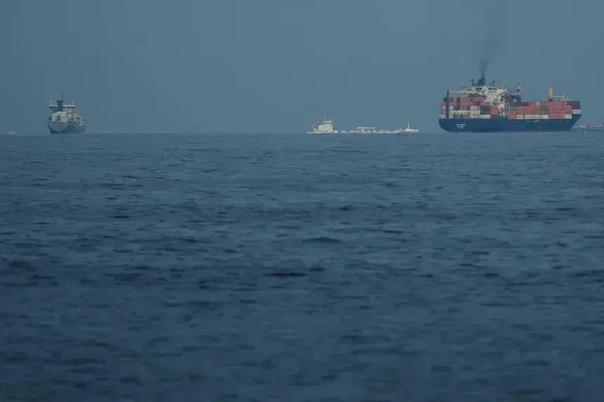 Estreito de Ormuz está aberto a todas as embarcações, diz Comando Central Estreito de Ormuz está aberto a todas as embarcações, diz Comando Central