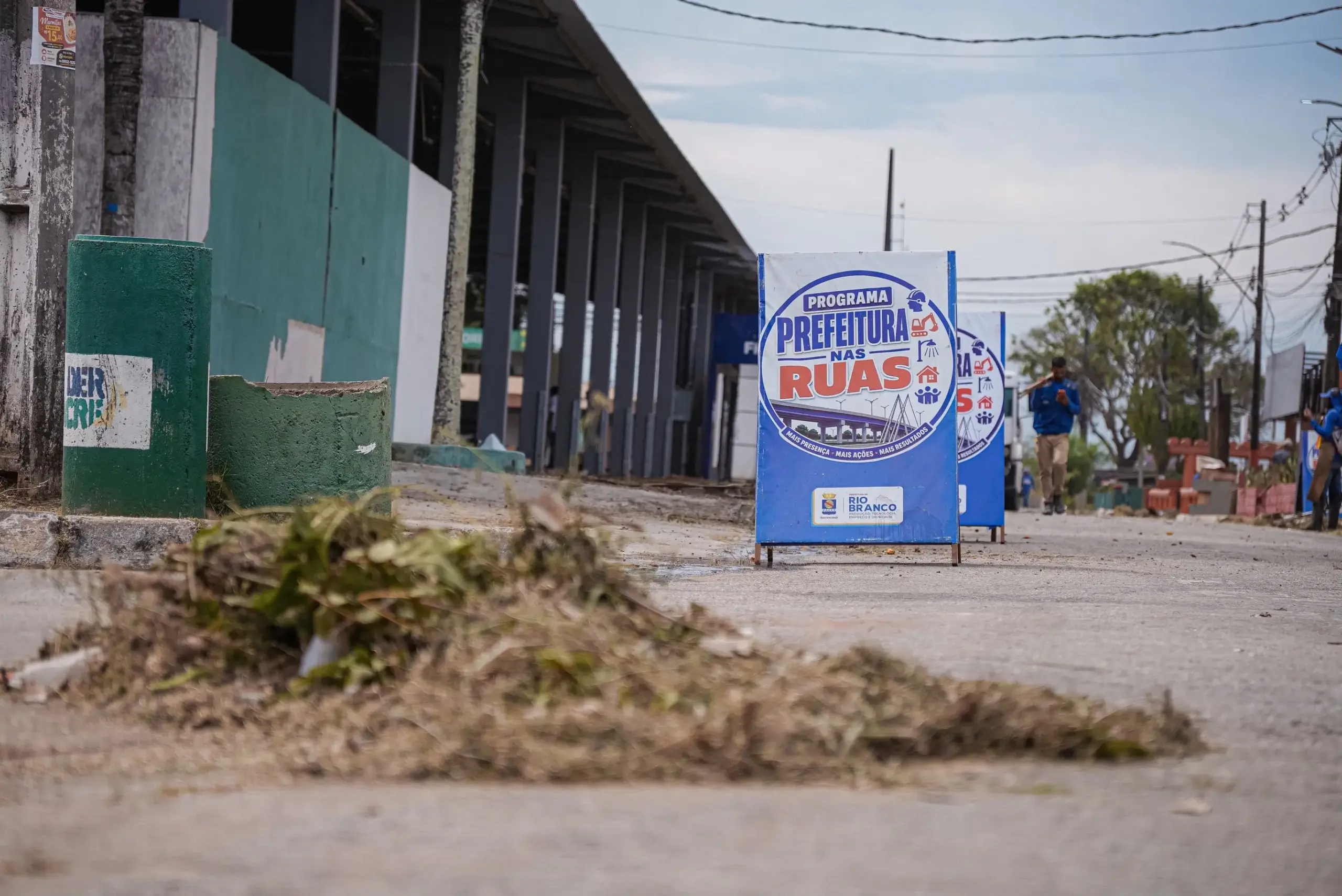 Prefeitura intensifica limpeza no Parque de Exposições para a Expoacre Prefeitura intensifica limpeza no Parque de Exposições para a Expoacre