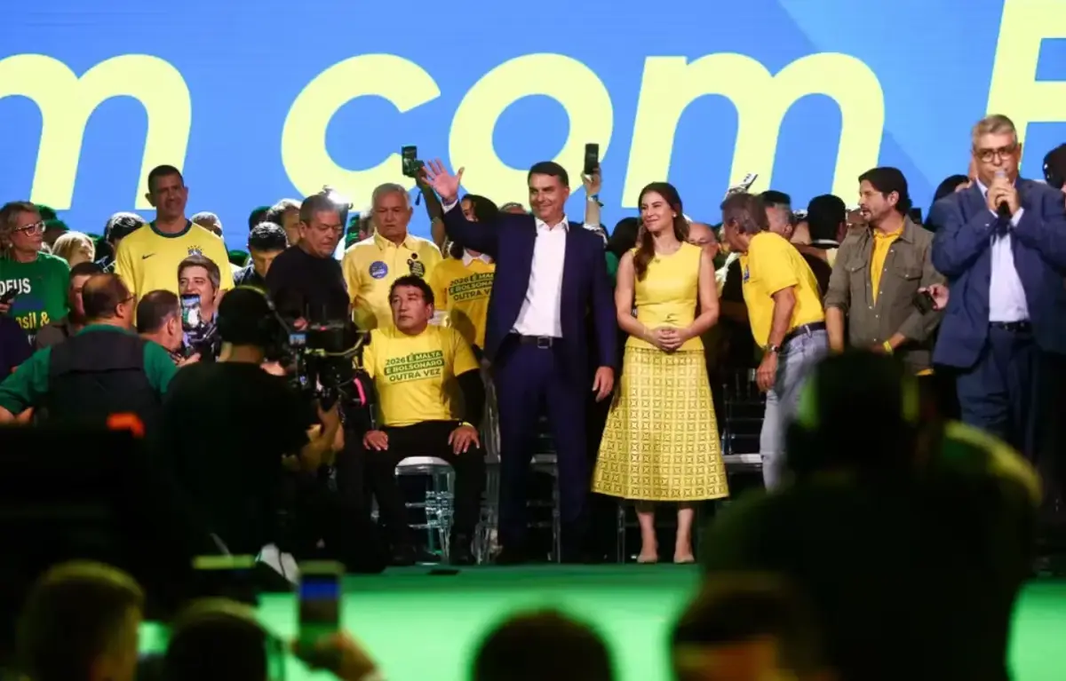 Flávio Bolsonaro durante a convenção do PL para oficializar sua candidatura à Presidência. — Foto: Reuters/Jean Carniel