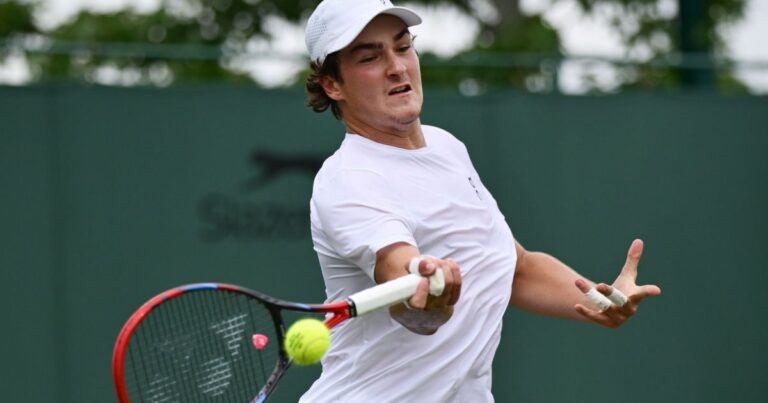 Saiba por que tenistas só podem jogar de branco em Wimbledon