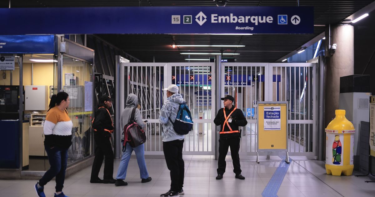 Metrô de SP inicia projeto de wi-fi gratuito Metrô de SP inicia projeto de wi-fi gratuito